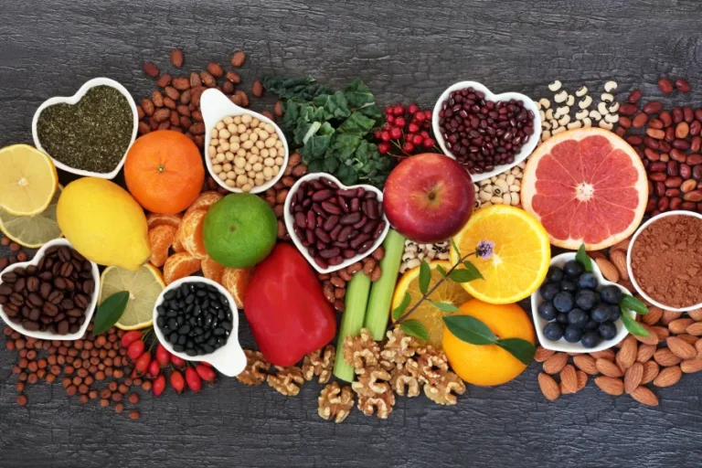 The Role of Superfoods in Anti-Aging and Longevity