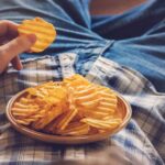How to Avoid Overeating While Snacking